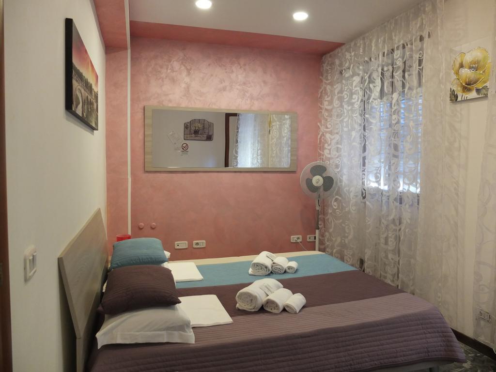 Maxim Rooms Rome Bagian luar foto