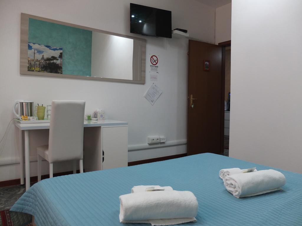 Maxim Rooms Rome Bagian luar foto