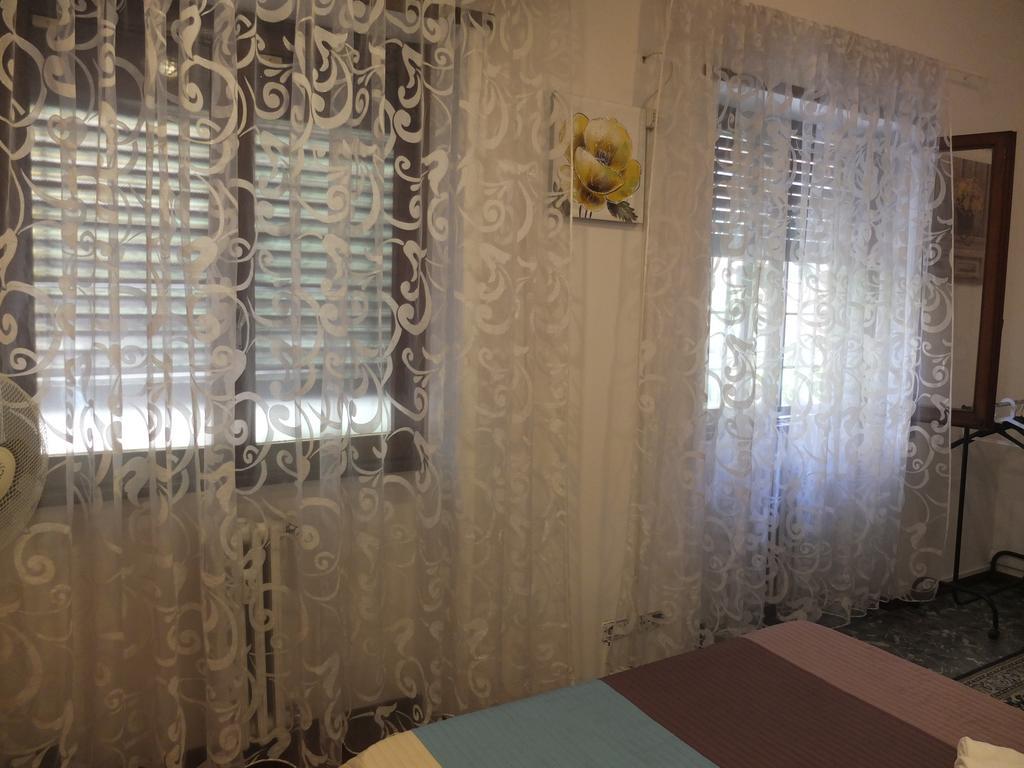 Maxim Rooms Rome Bagian luar foto