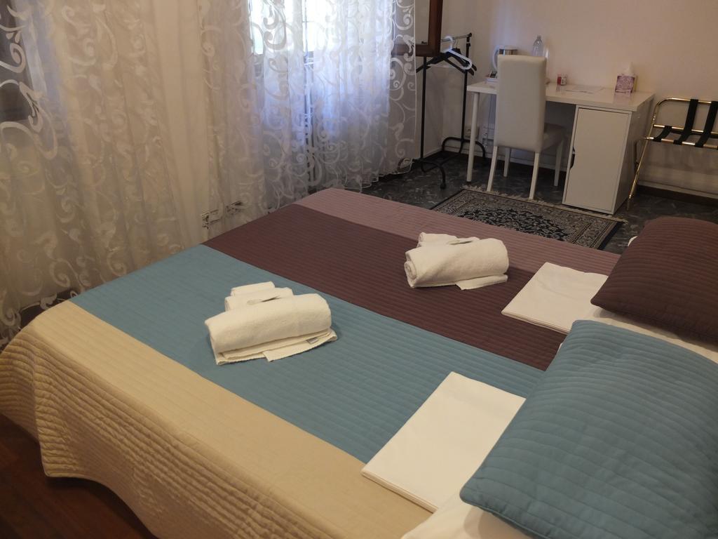 Maxim Rooms Rome Bagian luar foto
