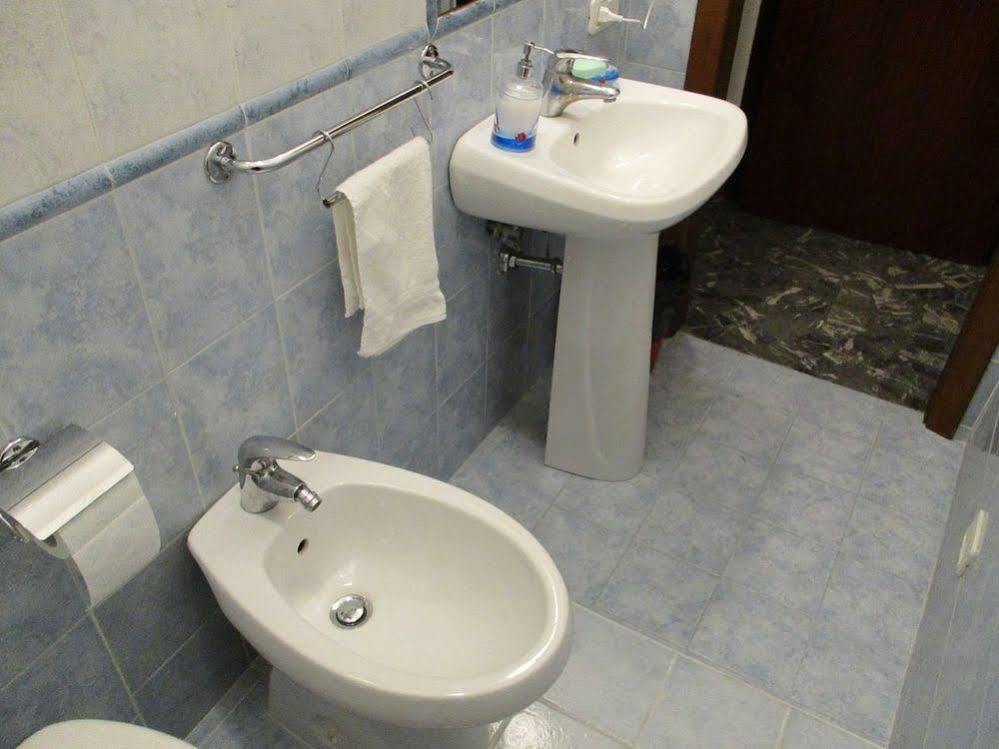 Maxim Rooms Rome Bagian luar foto