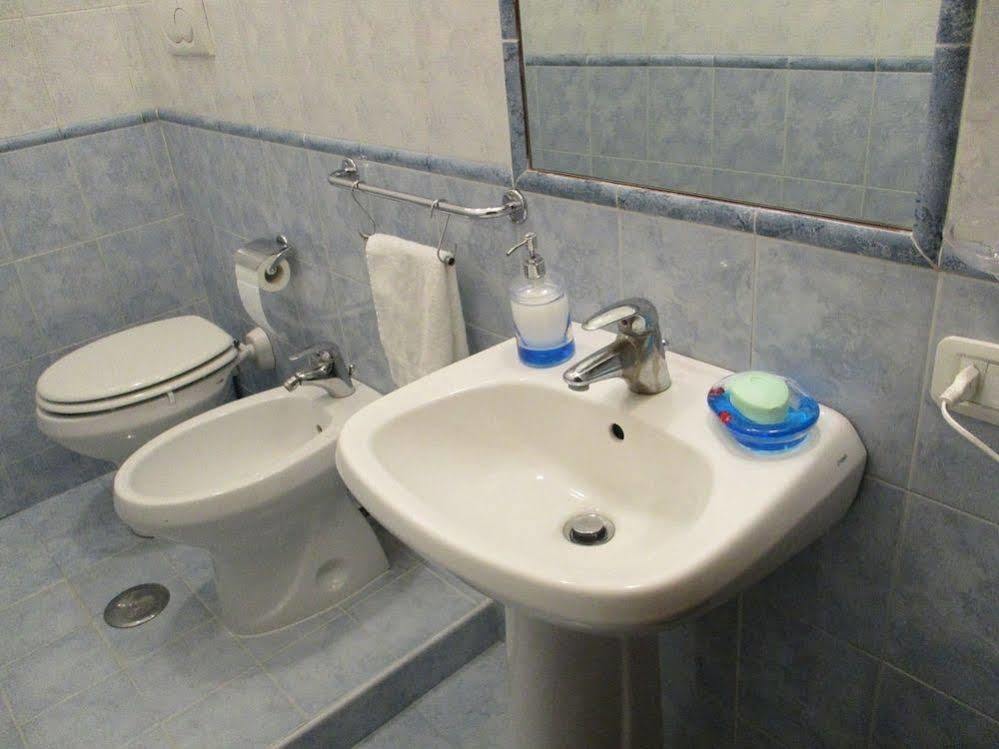 Maxim Rooms Rome Bagian luar foto