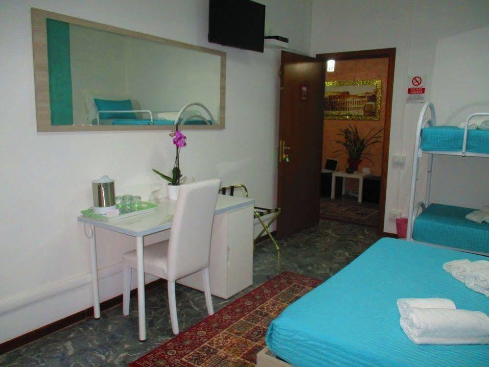 Maxim Rooms Rome Bagian luar foto