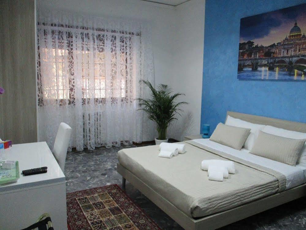 Maxim Rooms Rome Bagian luar foto