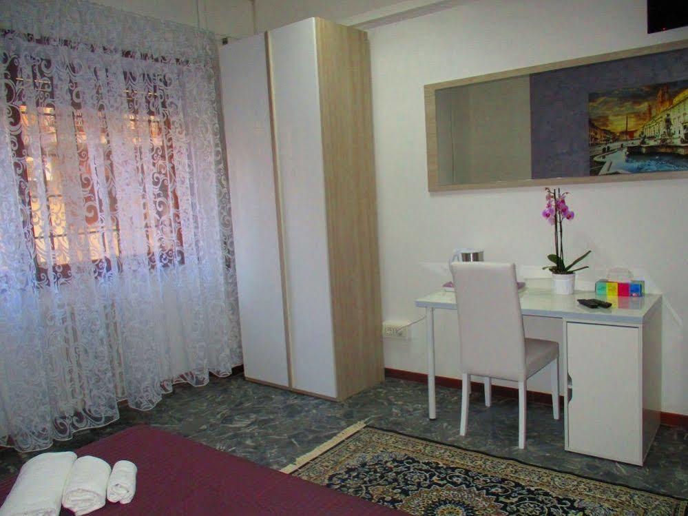 Maxim Rooms Rome Bagian luar foto