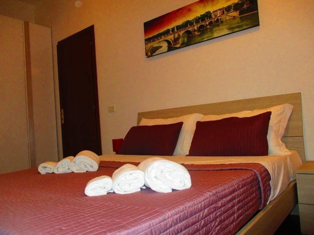 Maxim Rooms Rome Bagian luar foto