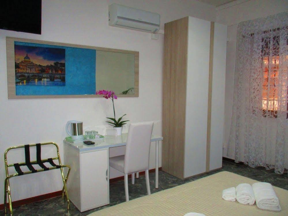 Maxim Rooms Rome Bagian luar foto