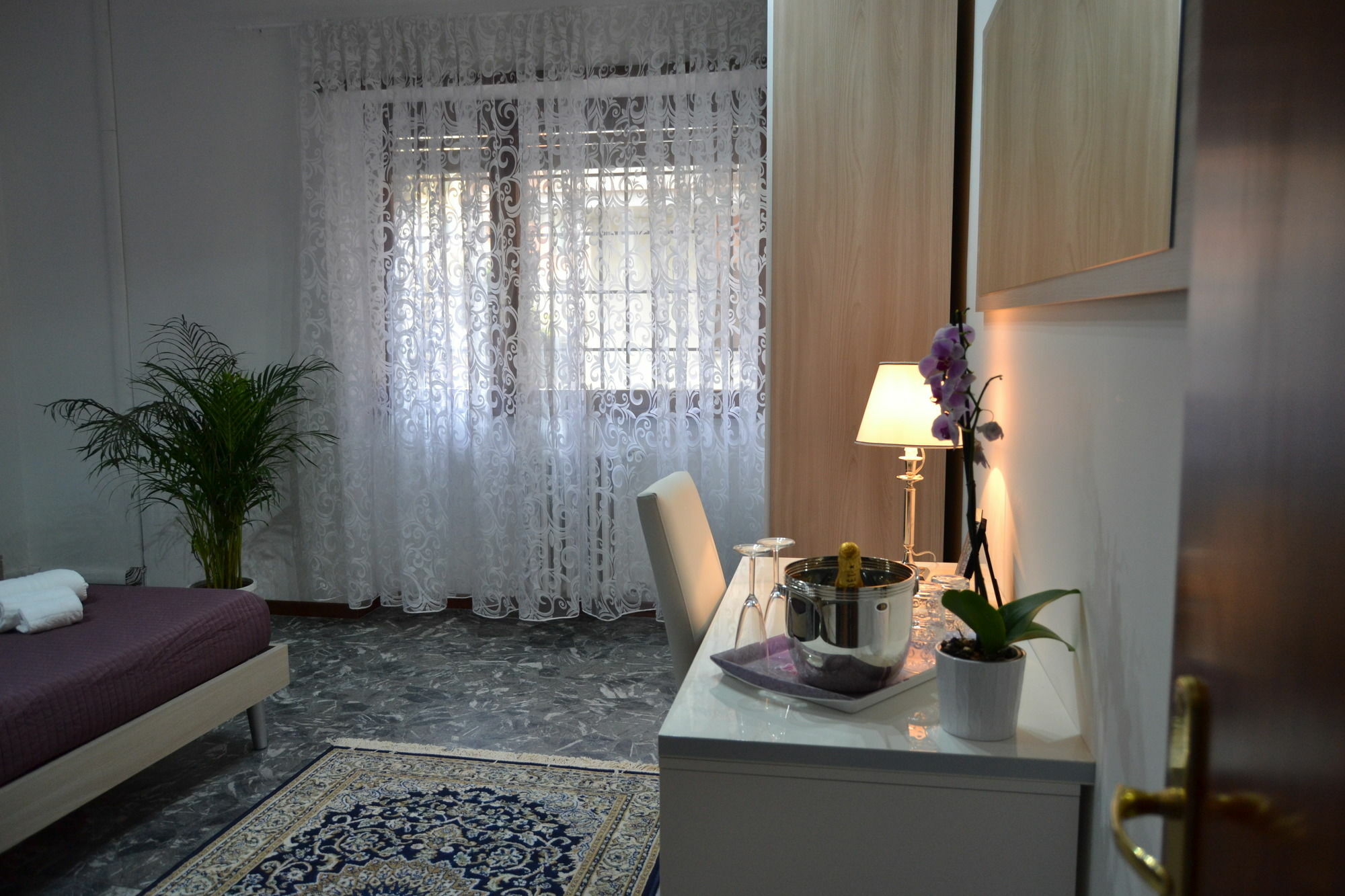 Maxim Rooms Rome Bagian luar foto