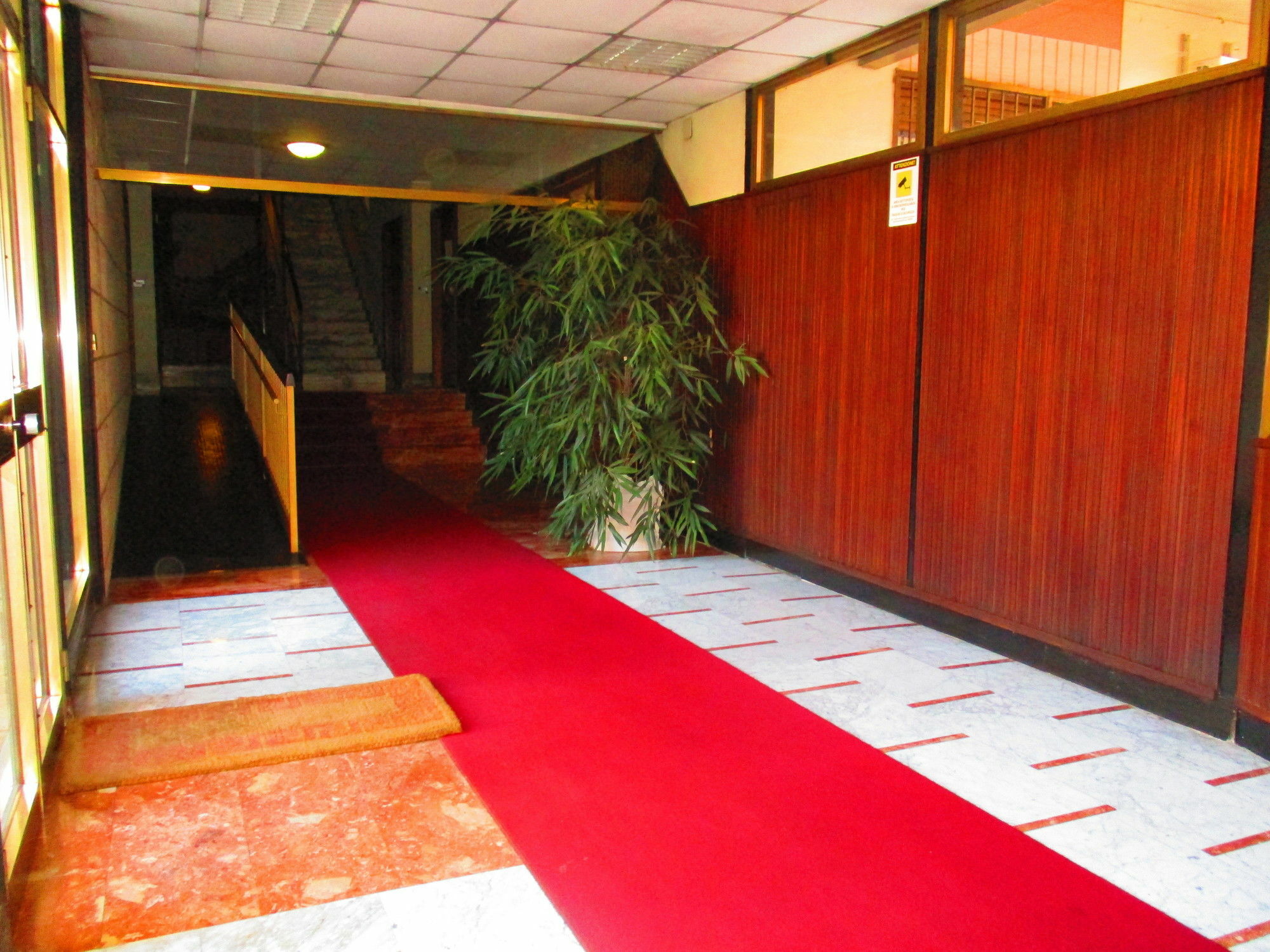 Maxim Rooms Rome Bagian luar foto