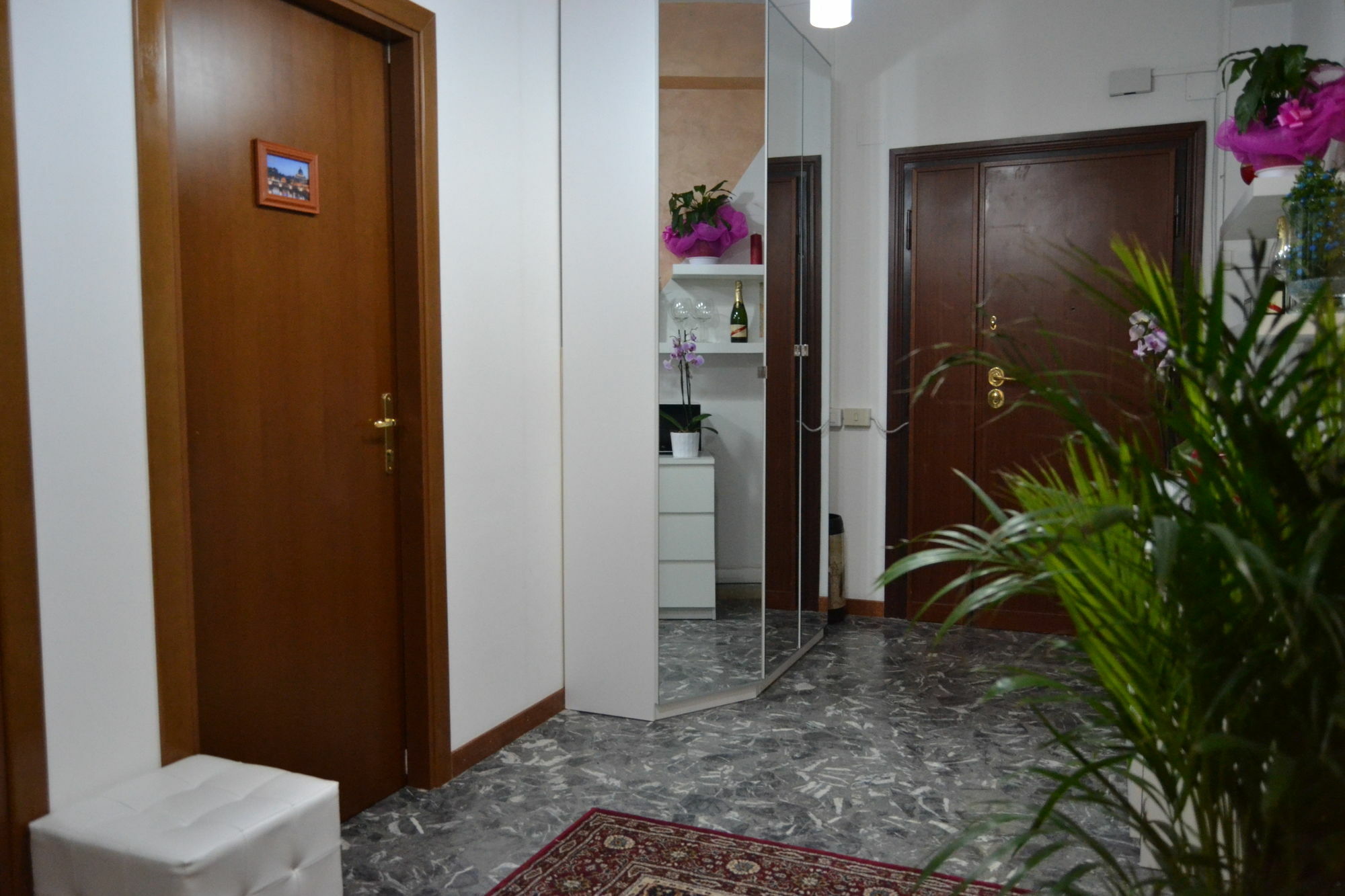 Maxim Rooms Rome Bagian luar foto