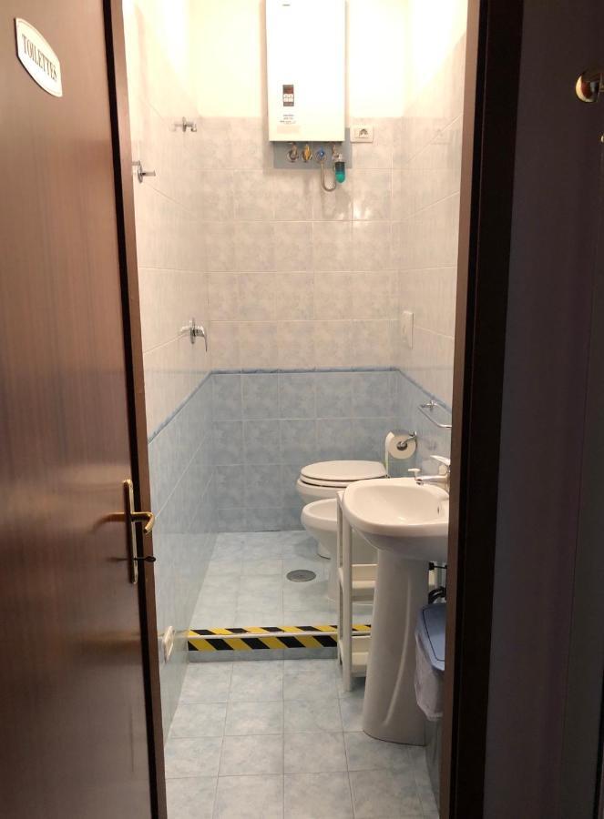 Maxim Rooms Rome Bagian luar foto